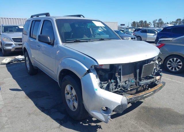2011 NISSAN Pathfinder