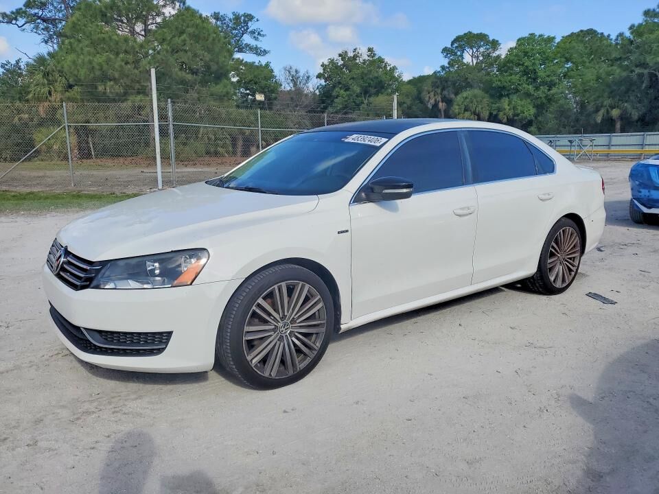 2014 VOLKSWAGEN Passat