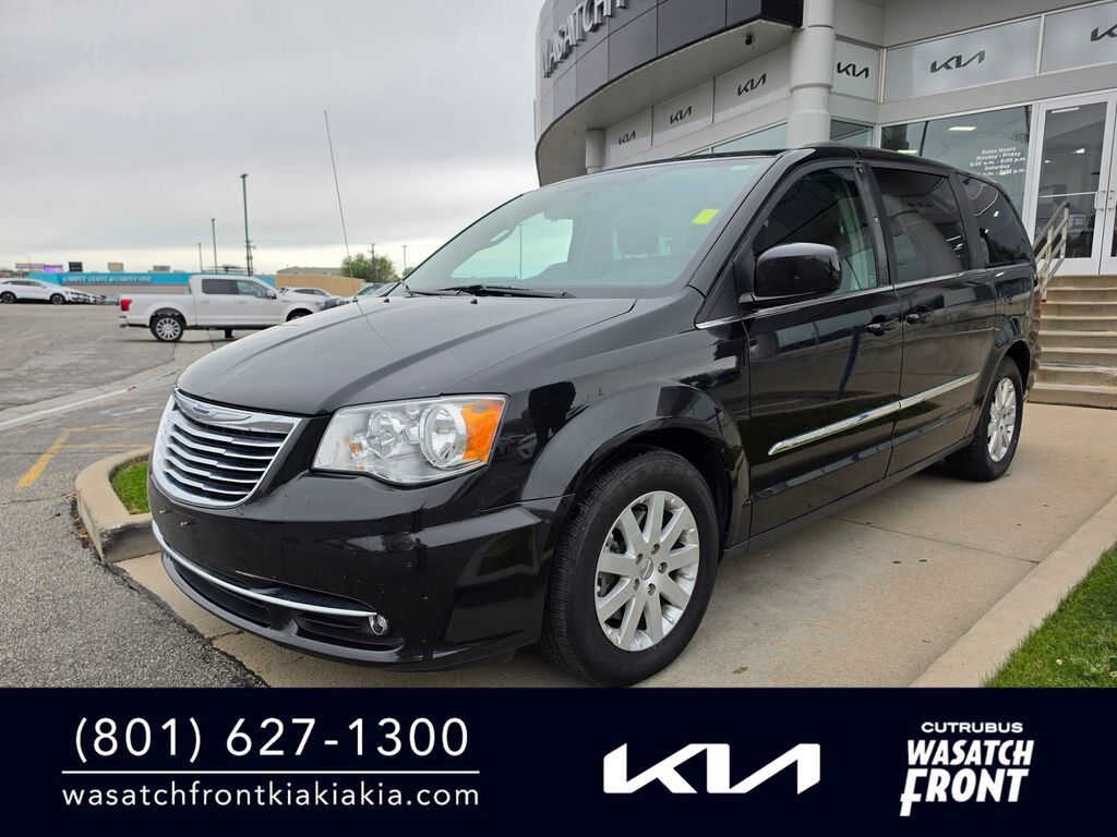 2015 CHRYSLER Town and Country