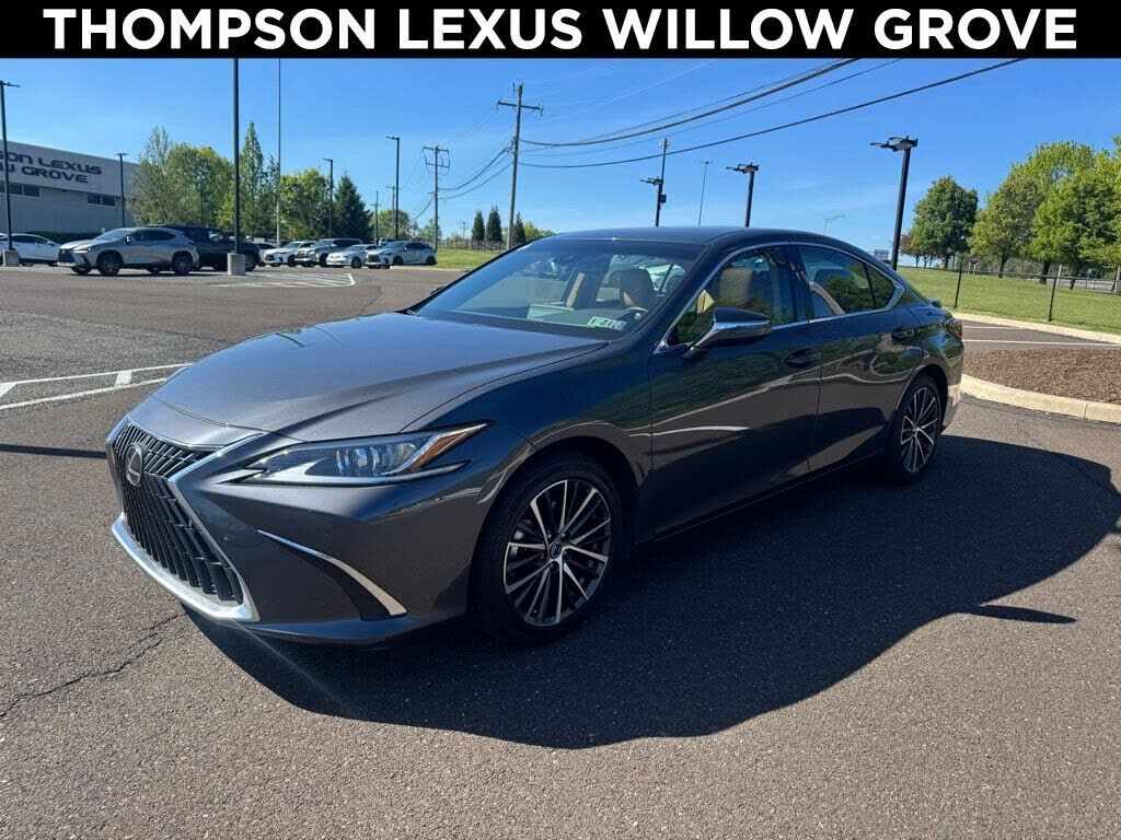 2025 LEXUS ES