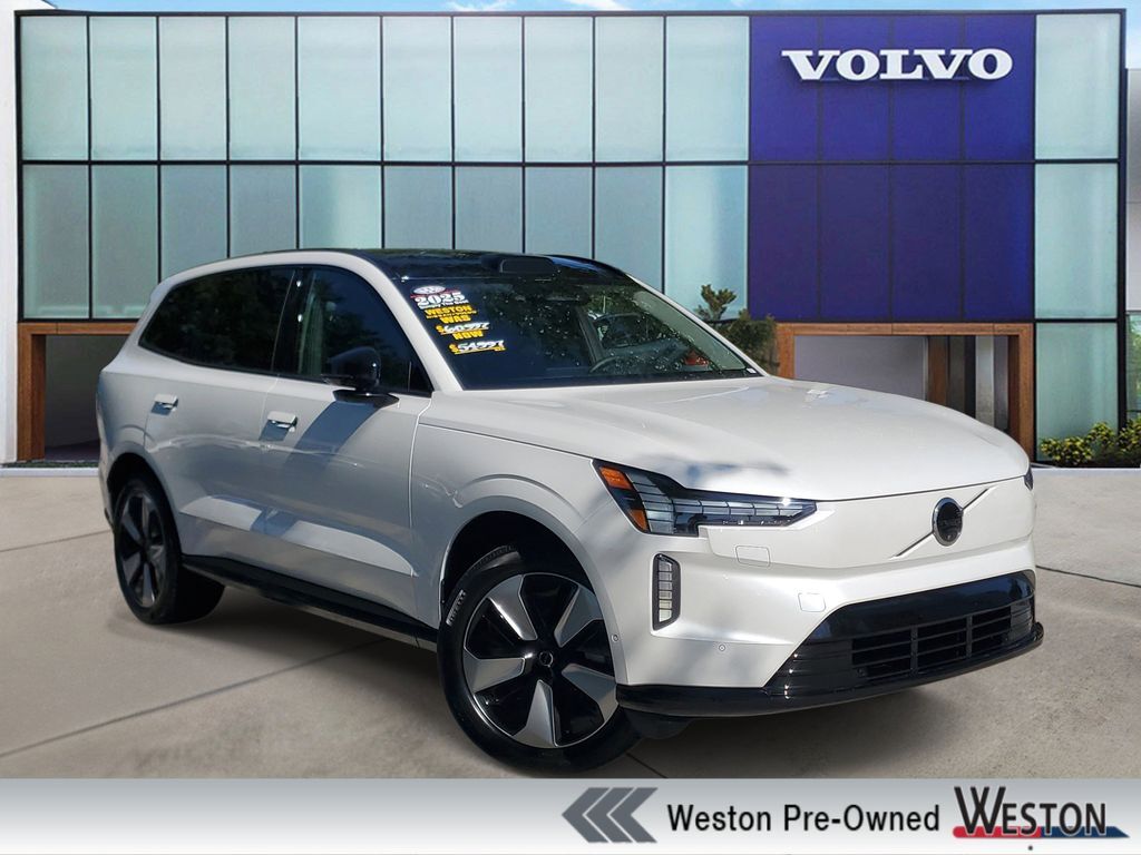 2025 VOLVO EX90