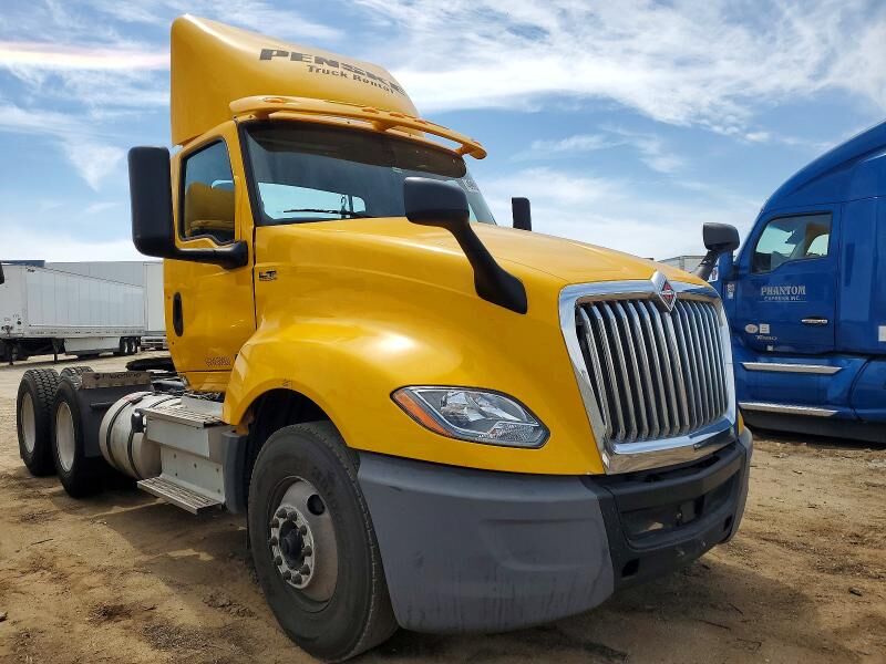 2020 INTERNATIONAL LT625