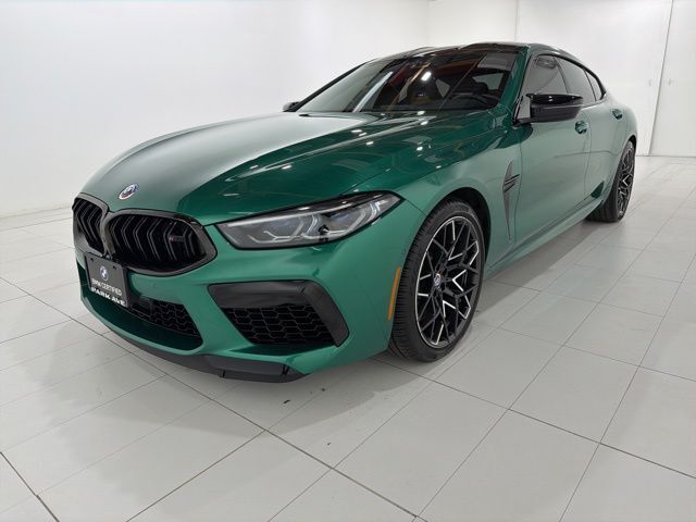 2023 BMW M8