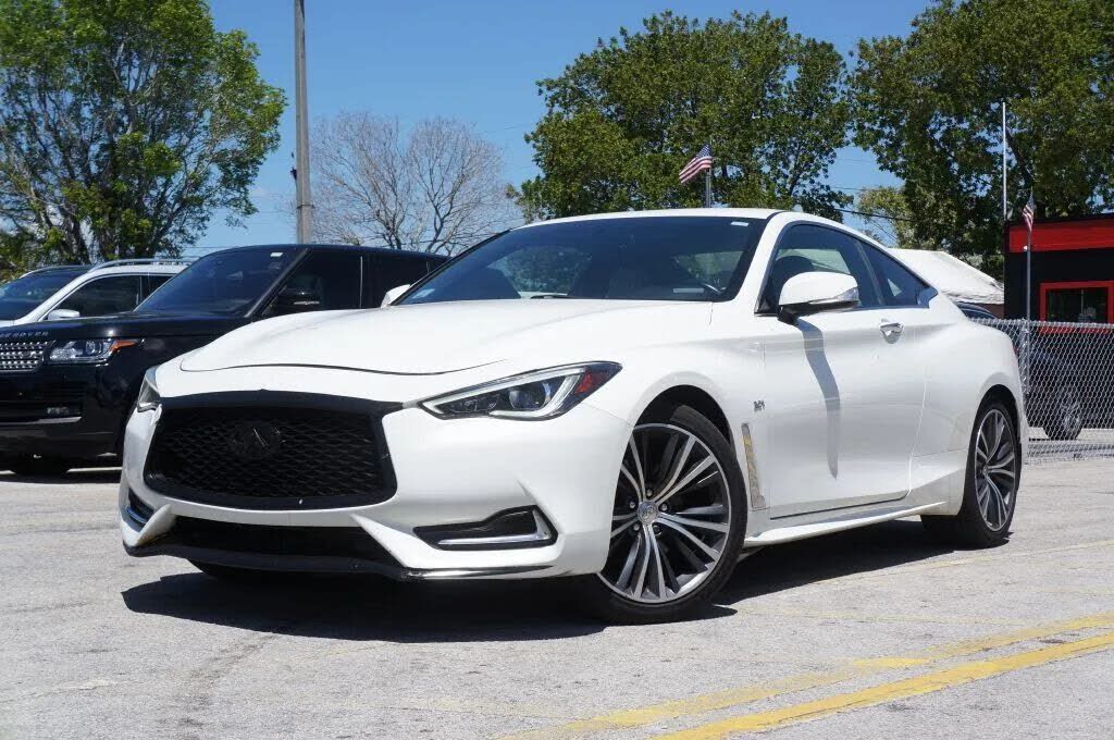 2017 INFINITI Q60