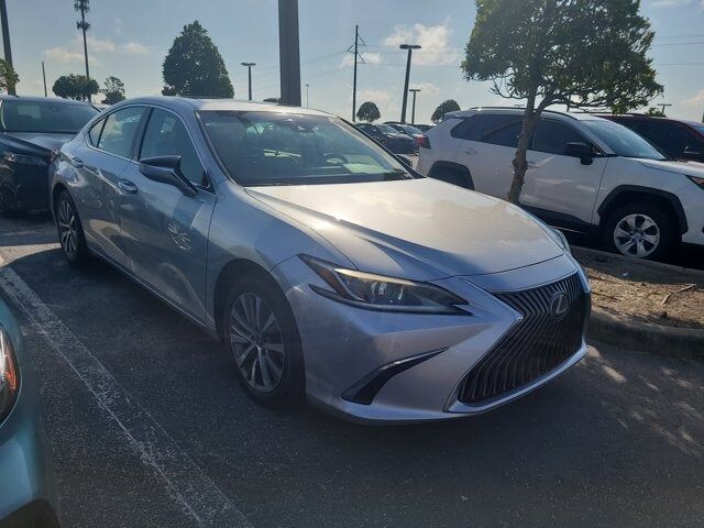 2019 LEXUS ES