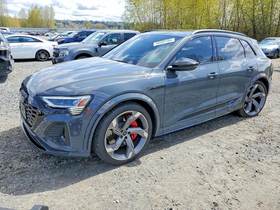 2024 AUDI SQ8