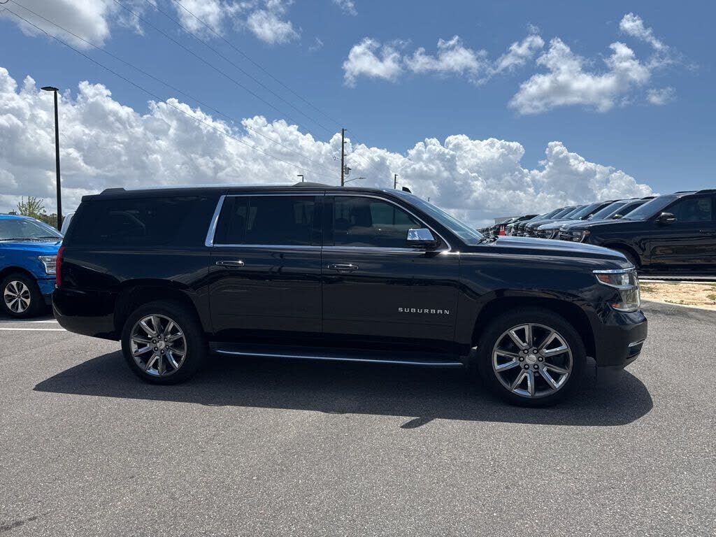 2019 CHEVROLET Suburban