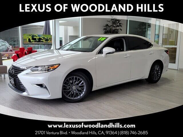 2018 LEXUS ES