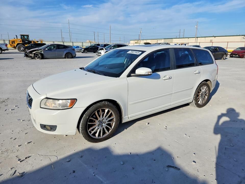 2011 VOLVO V50
