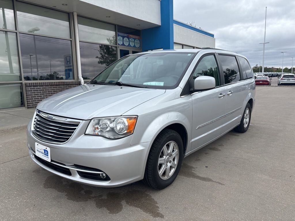 2011 CHRYSLER Town and Country
