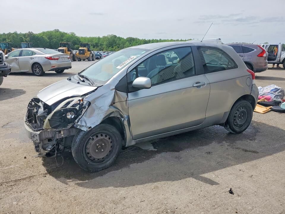 2011 TOYOTA Yaris