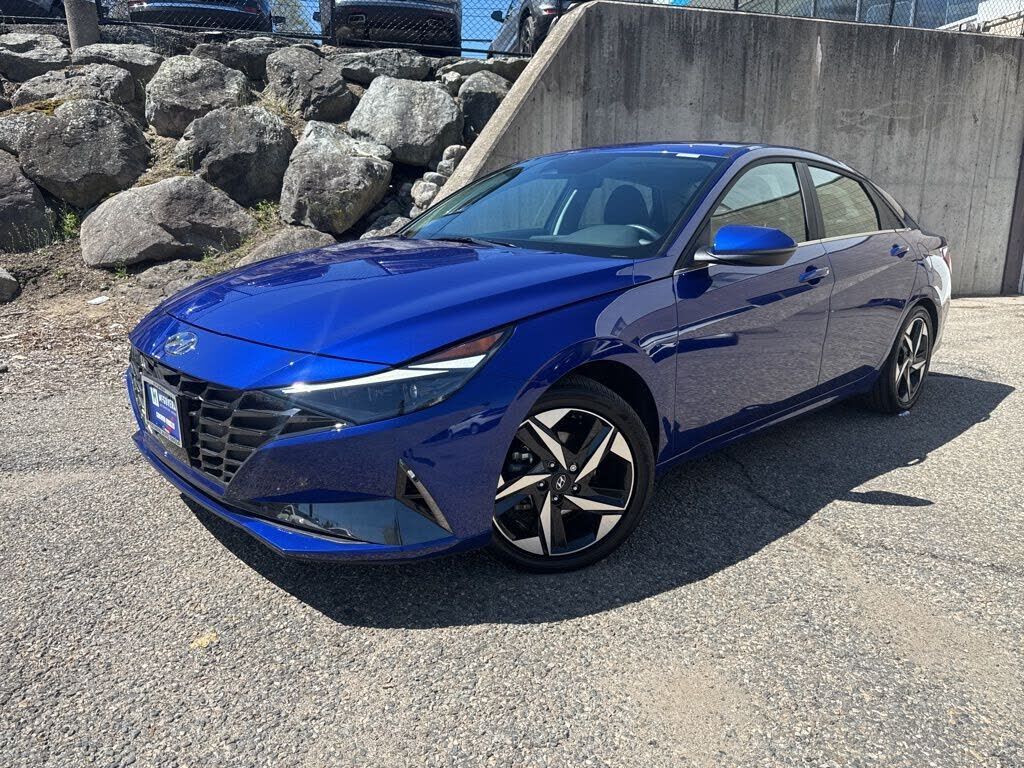 2023 HYUNDAI Elantra