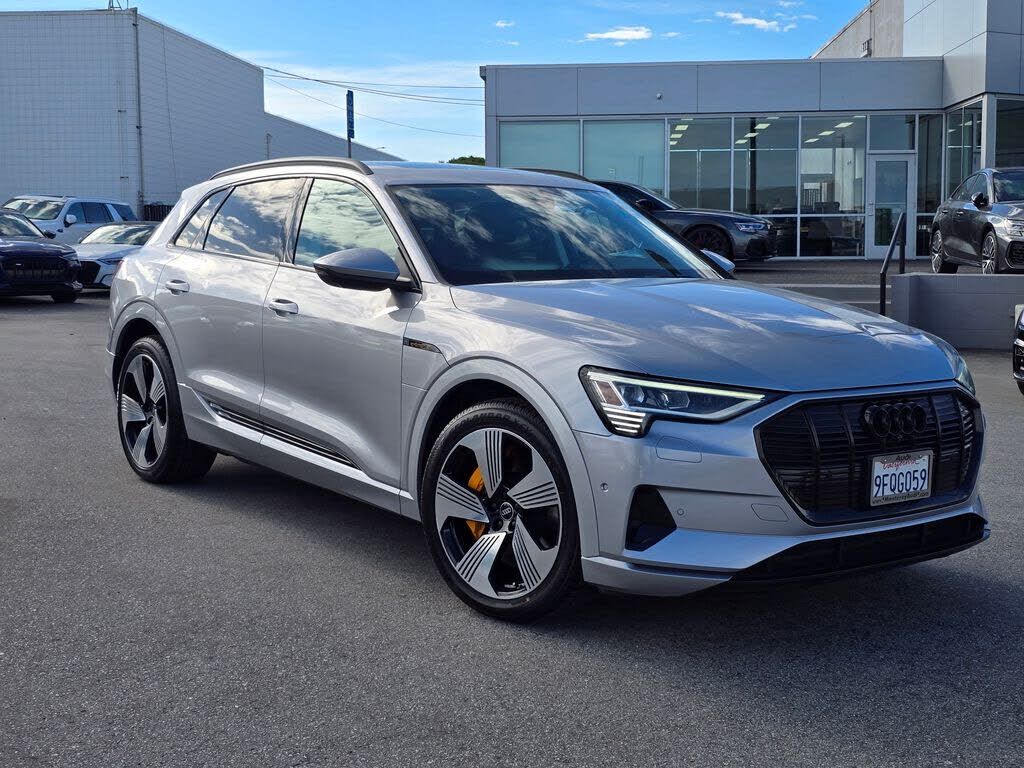 2023 AUDI e-tron
