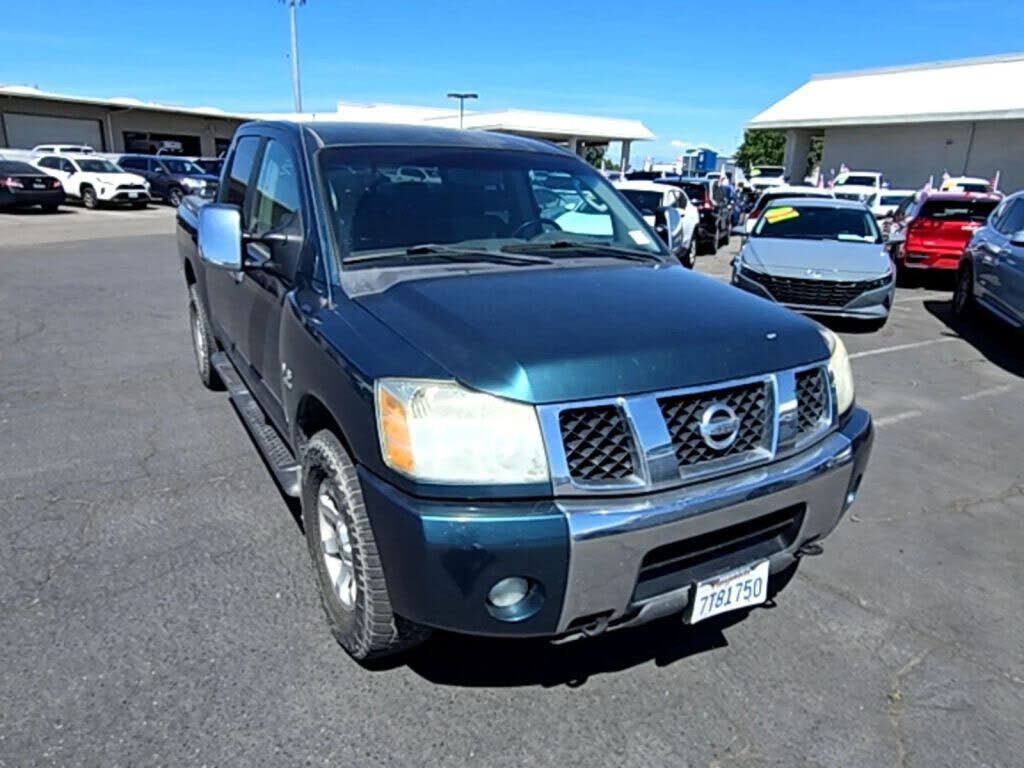 2004 NISSAN Titan