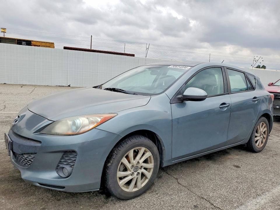 2013 MAZDA Mazda3