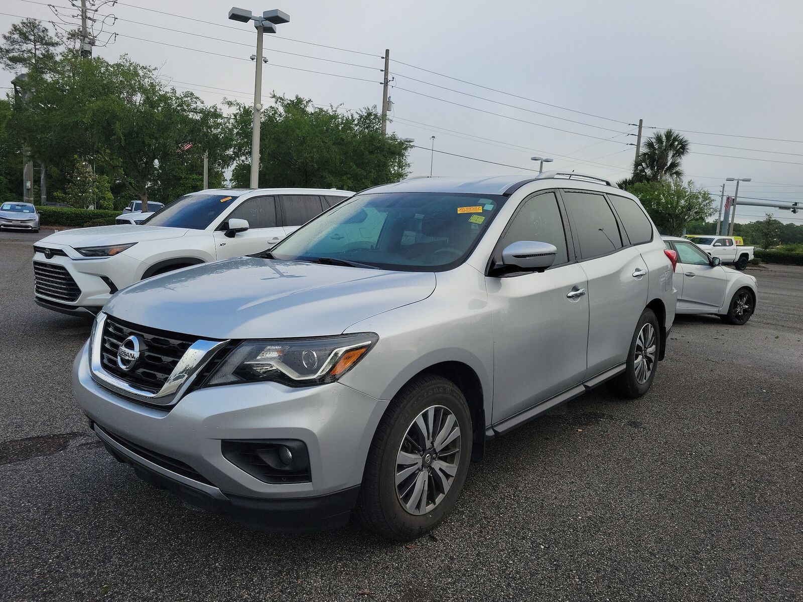 2017 NISSAN Pathfinder