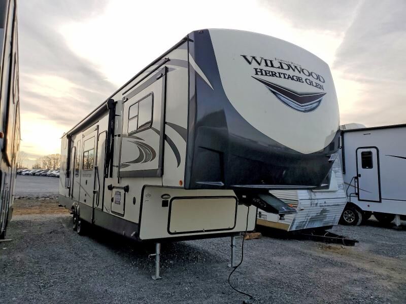 2021 FOREST RIVER Wildwood Laminated Towables