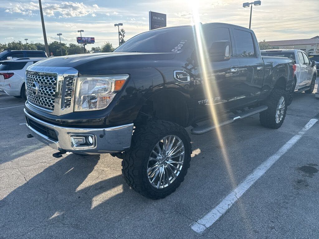2017 NISSAN Titan