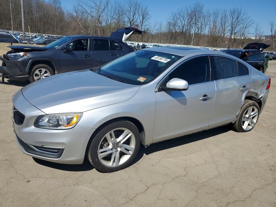2015 VOLVO S60