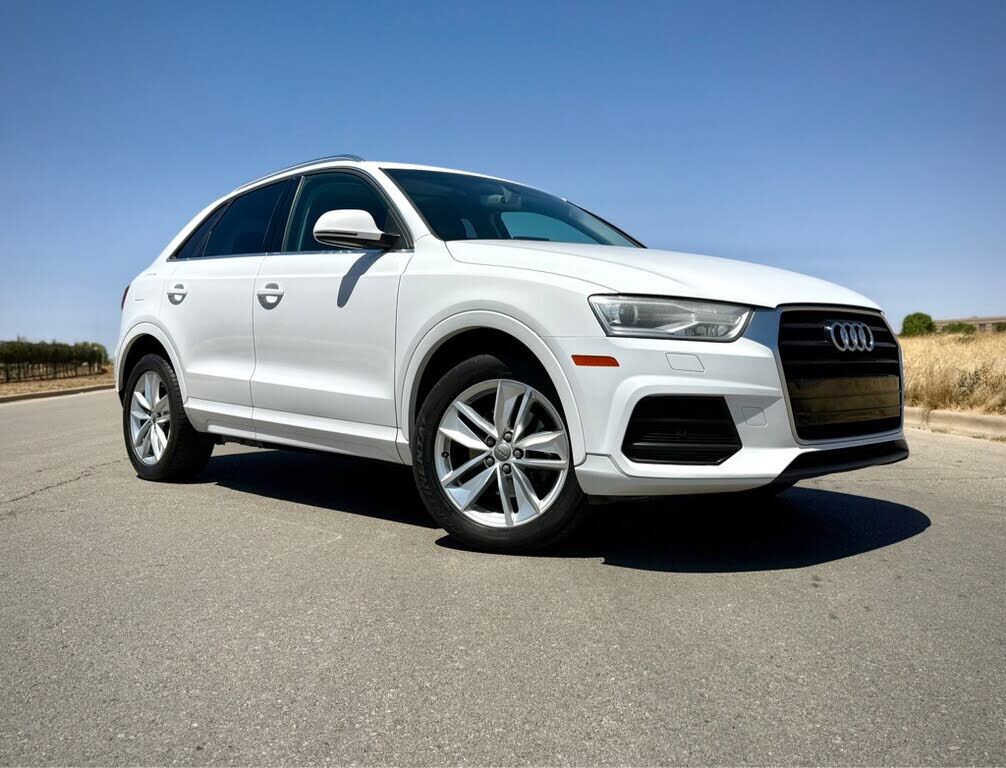 2016 AUDI Q3
