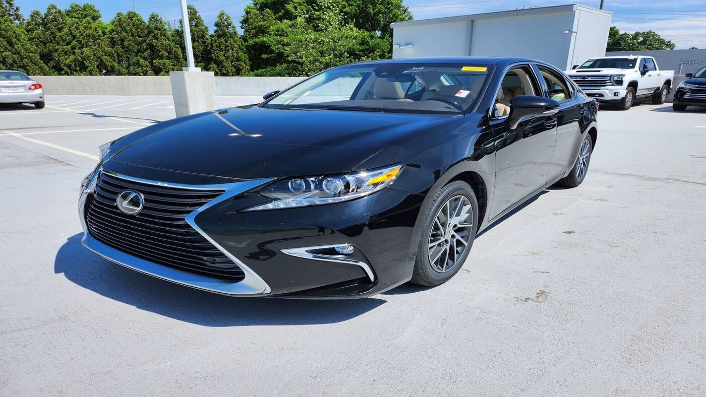 2018 LEXUS ES