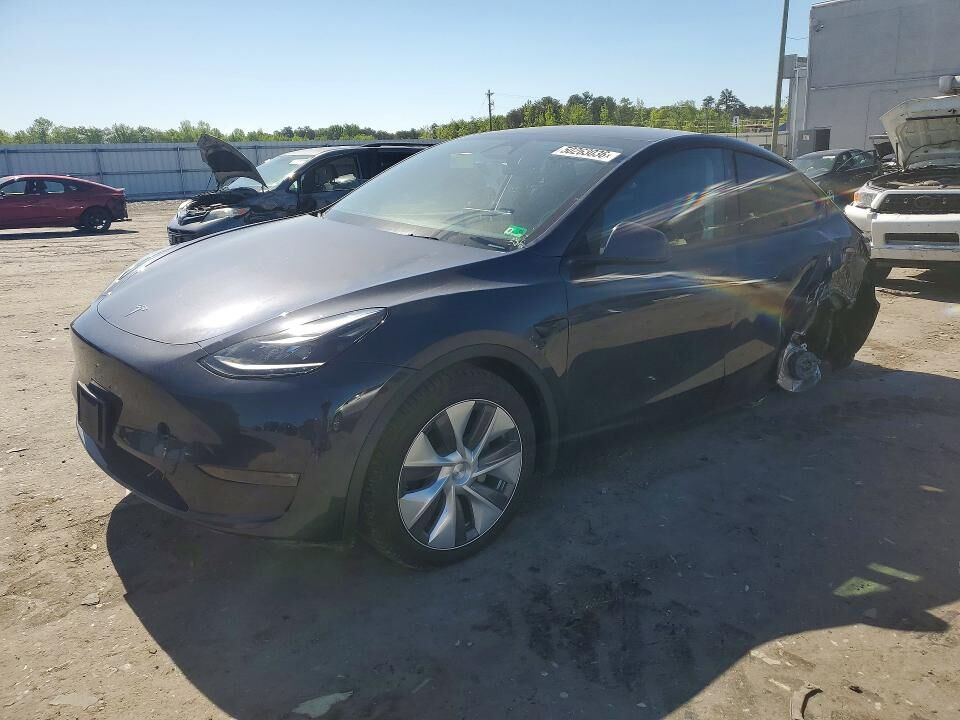 2024 TESLA Model Y