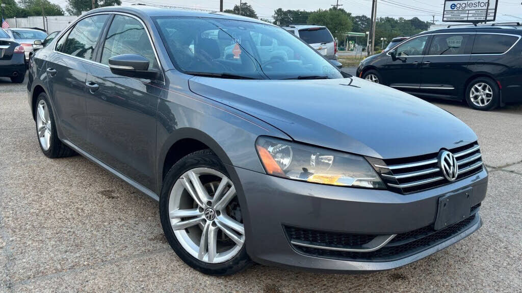 2014 VOLKSWAGEN Passat