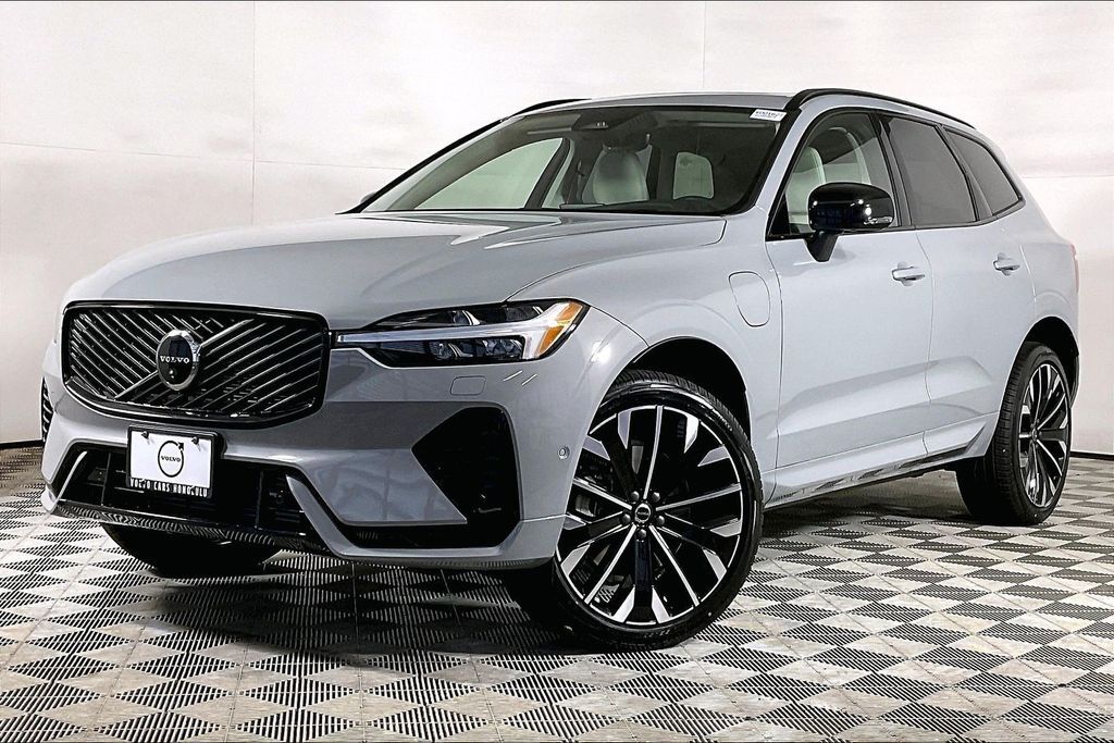2026 VOLVO XC60