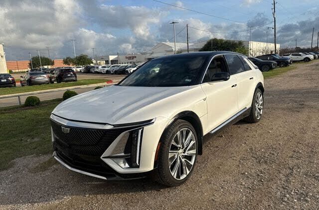 2024 CADILLAC Lyriq