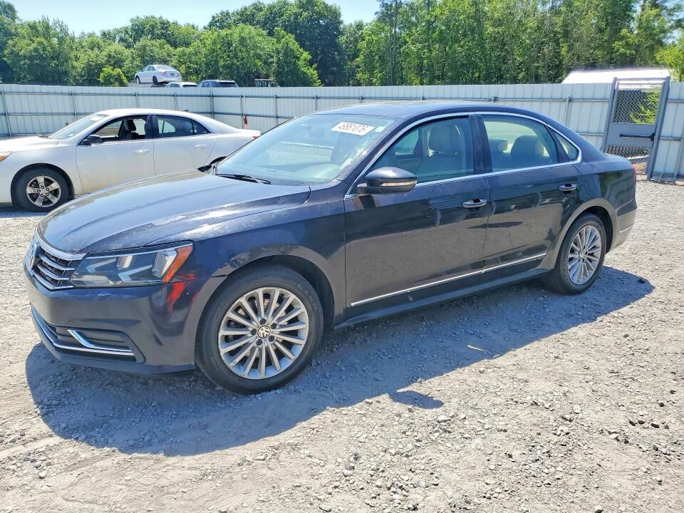 2017 VOLKSWAGEN Passat