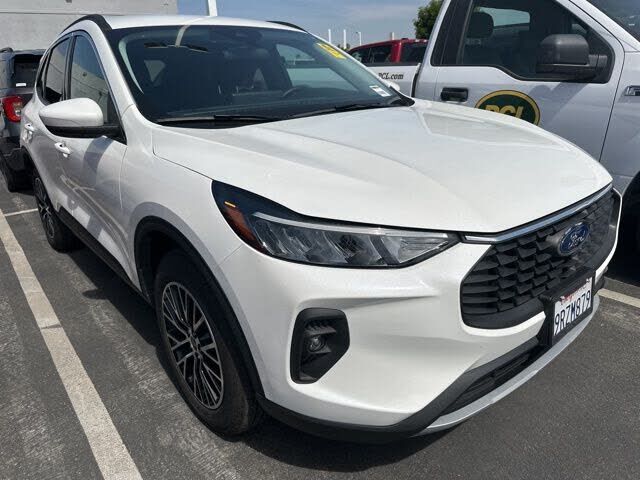 2024 FORD Escape