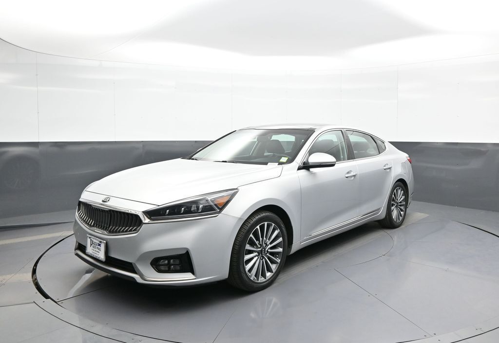 2017 KIA Cadenza