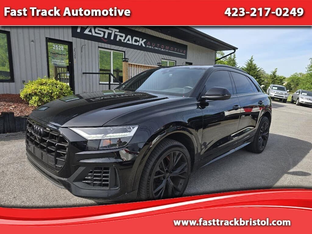 2021 AUDI Q8