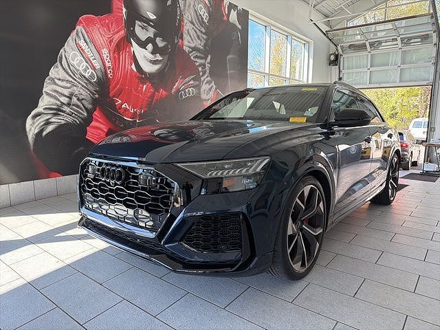 2024 AUDI RS Q8