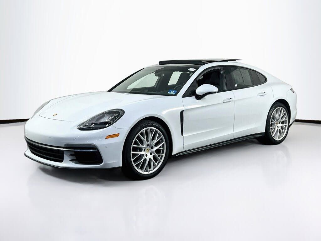 2018 PORSCHE Panamera