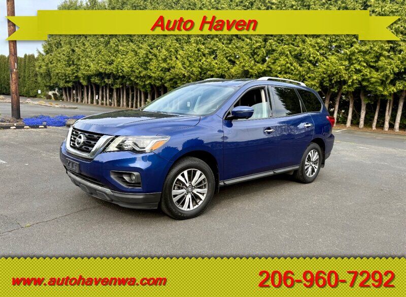 2017 NISSAN Pathfinder