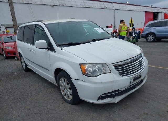 2014 CHRYSLER Town and Country
