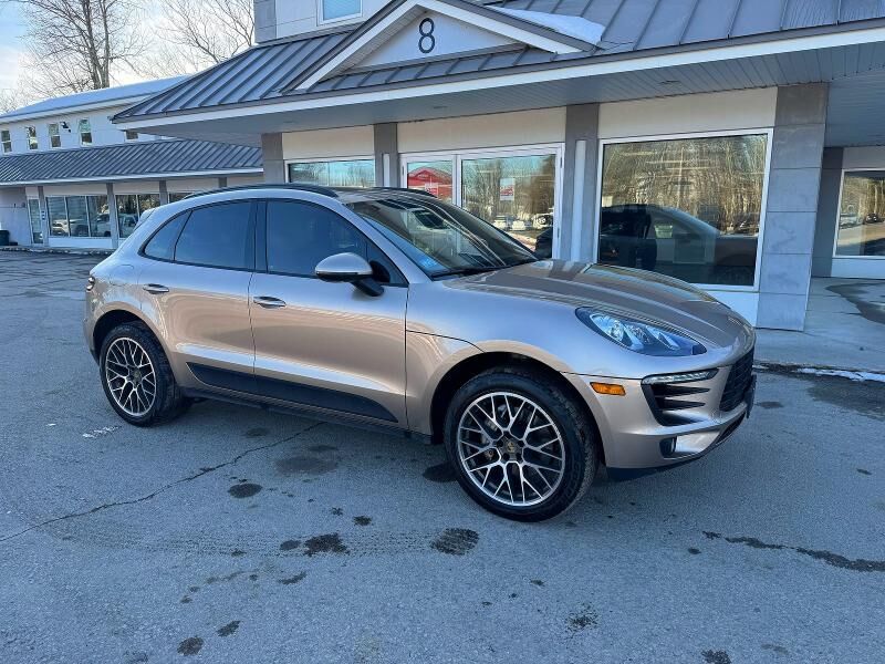 2015 PORSCHE Macan
