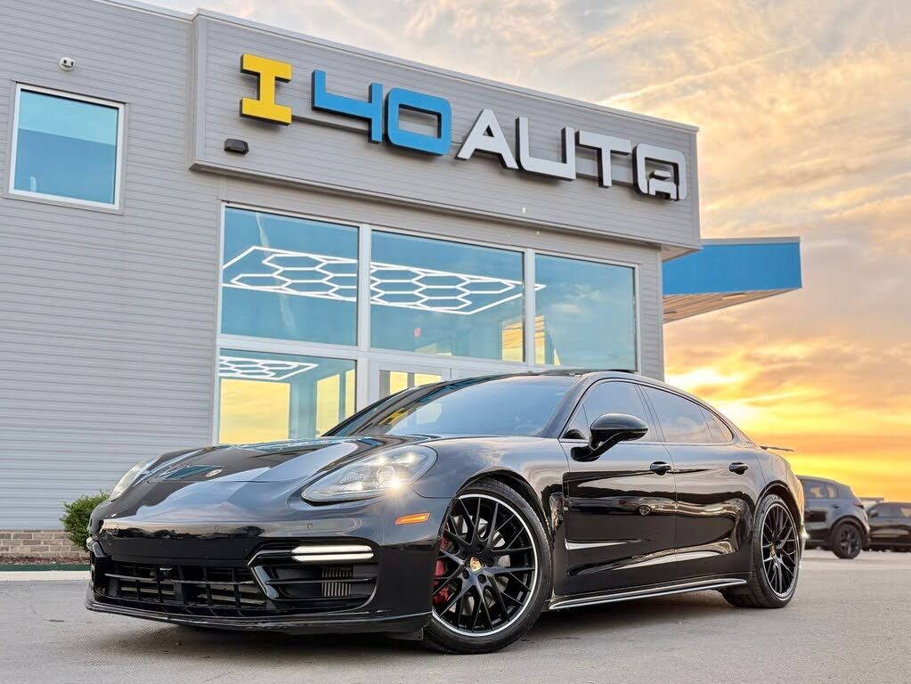 2018 PORSCHE Panamera