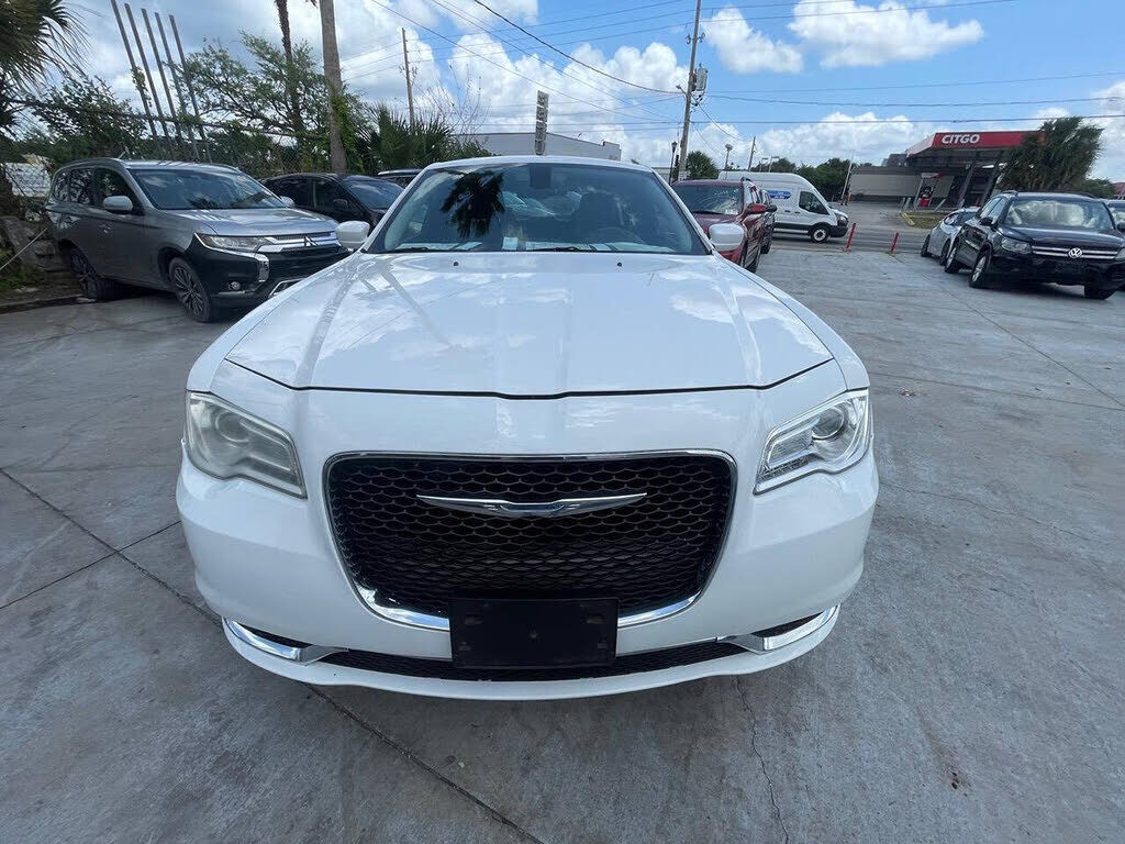 2015 CHRYSLER 300