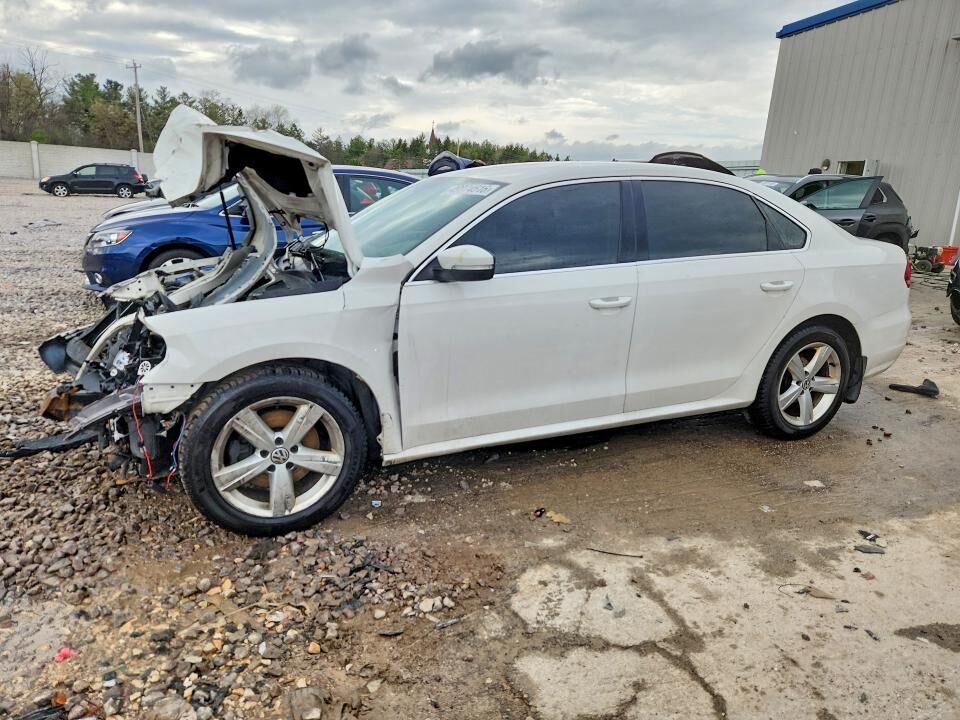 2015 VOLKSWAGEN Passat