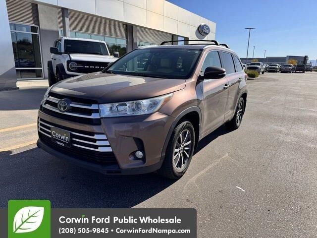 2017 TOYOTA Highlander