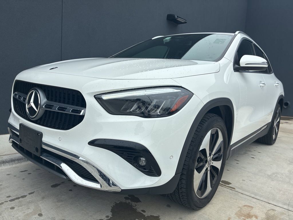 2025 MERCEDES-BENZ GLA-Class