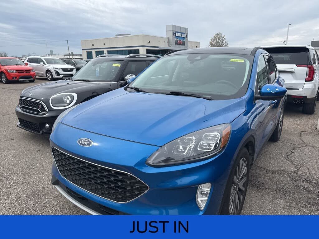 2021 FORD Escape