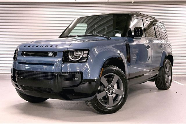 2026 LAND ROVER Defender