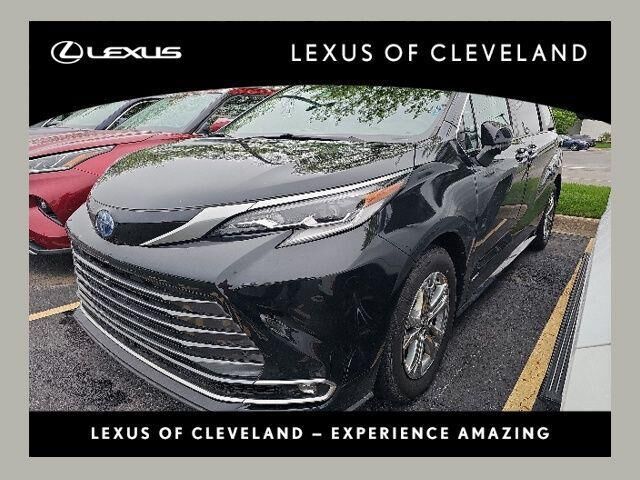 2021 TOYOTA Sienna