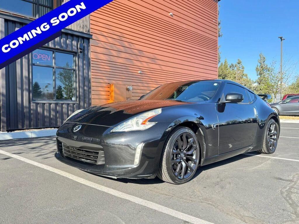 2017 NISSAN 370Z
