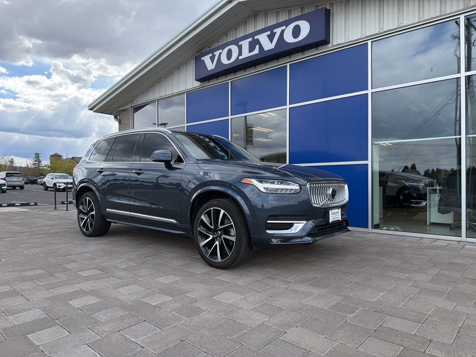 2023 VOLVO XC90