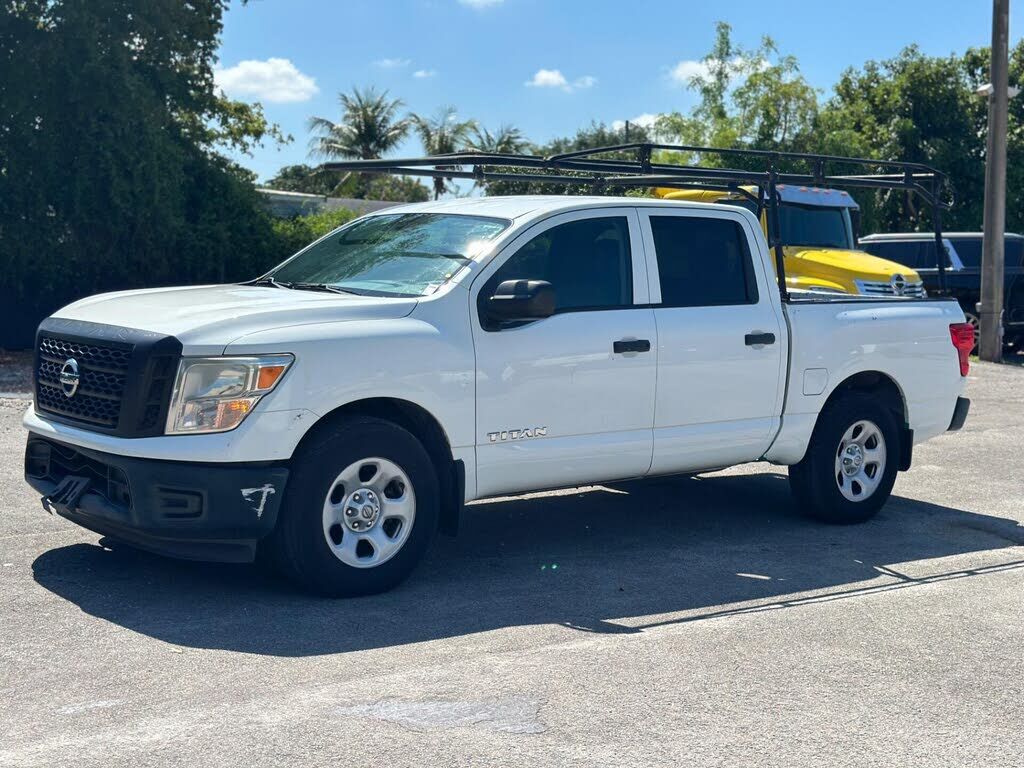 2017 NISSAN Titan