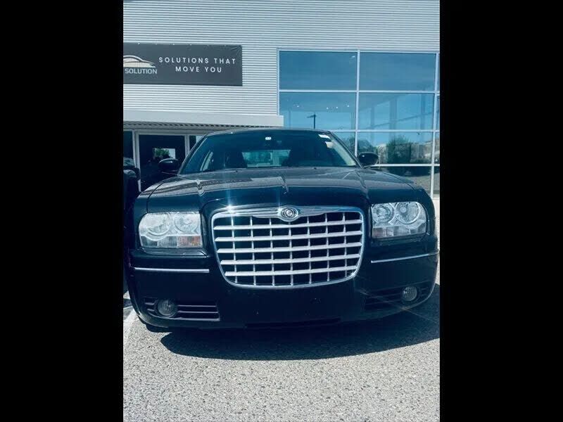 2005 CHRYSLER 300